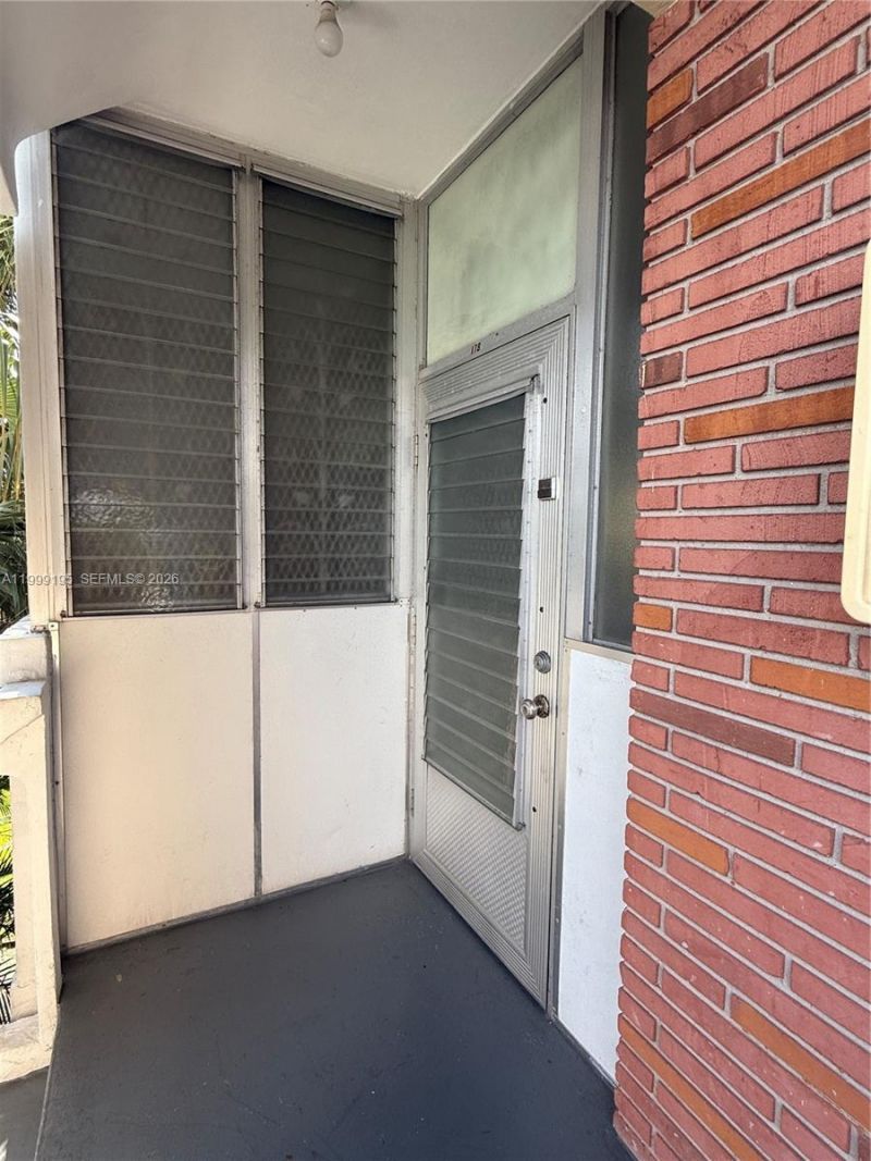 141 NE 10th Ave , Unit 17B, Hallandale Beach, FL 33009 Photo