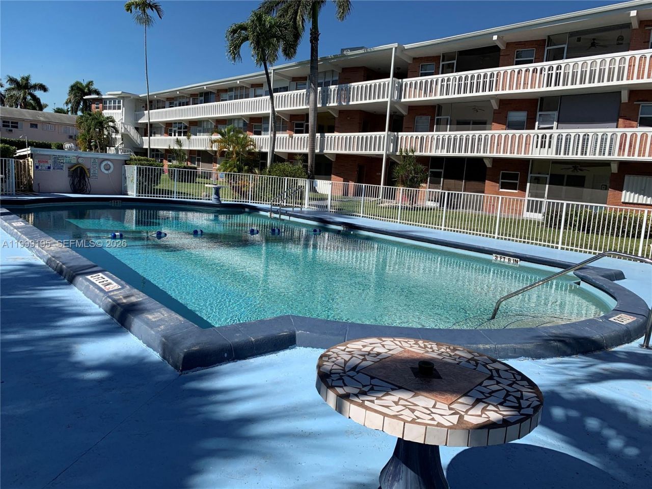 141 NE 10th Ave , Unit 17B, Hallandale Beach, FL 33009 Photo