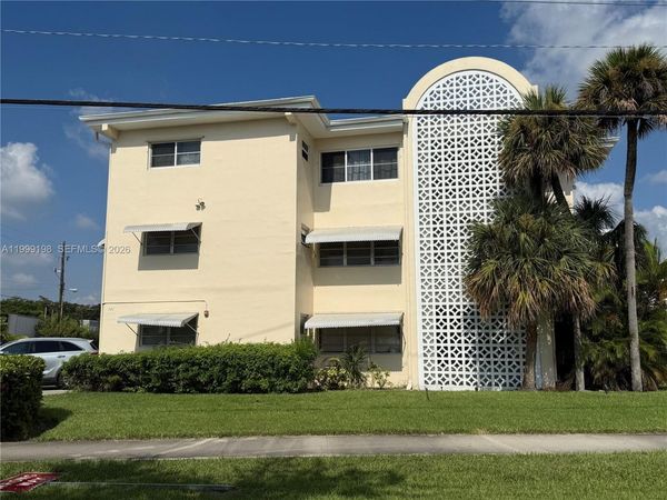 141 NE 10th Ave , Unit 17B, Hallandale Beach, FL 33009
