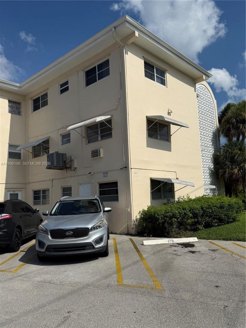 141 NE 10th Ave , Unit 17B, Hallandale Beach, FL 33009 Photo