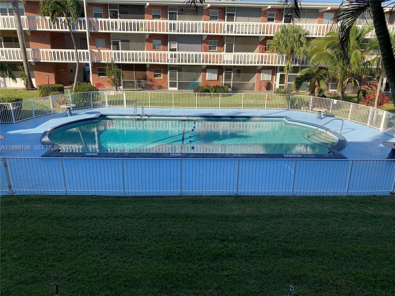 141 NE 10th Ave , Unit 17B, Hallandale Beach, FL 33009 Photo