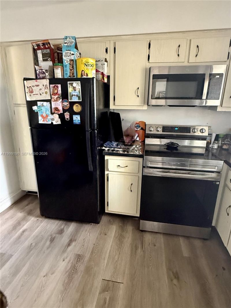 141 NE 10th Ave , Unit 17B, Hallandale Beach, FL 33009 Photo