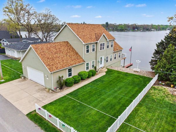 107 Lakeview Drive, Unit A, Walkerton, IN 46574