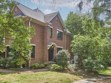 105 Village Gate Drive, Chapel Hill, NC 27514