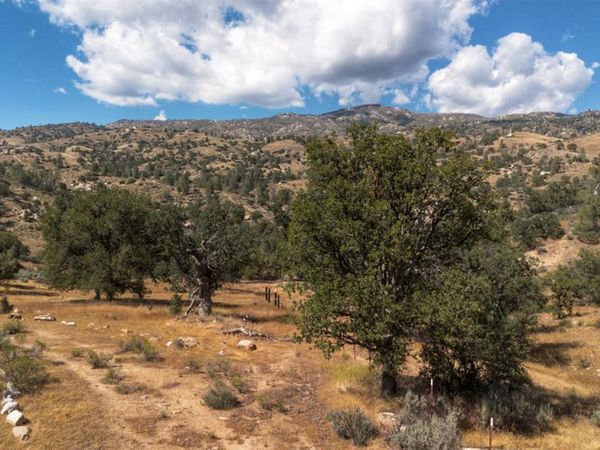 16037 Walker Basin Road, Caliente, CA 93518
