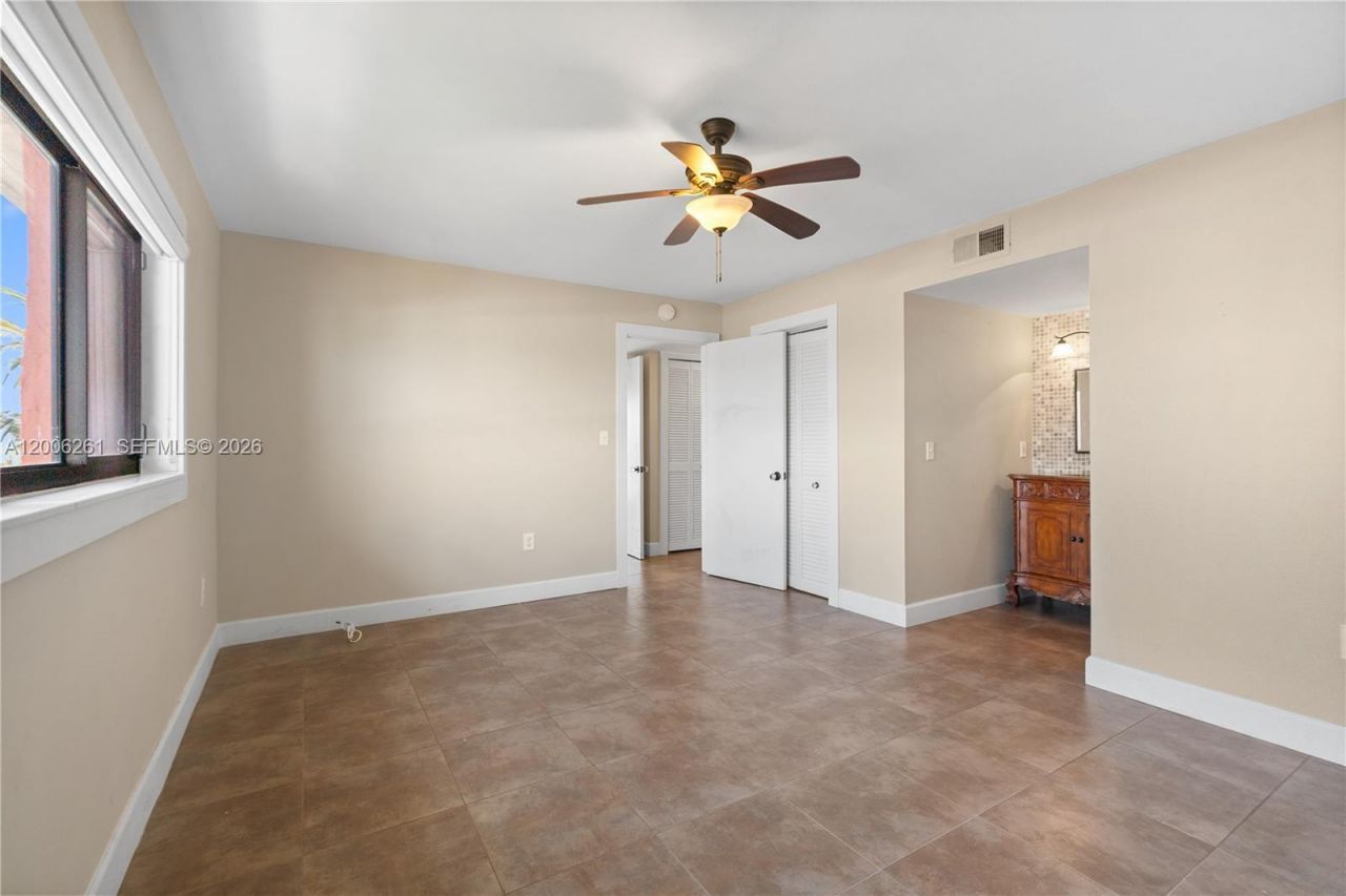 7801 Abbott Ave , Unit 508, Miami Beach, FL 33141 Photo