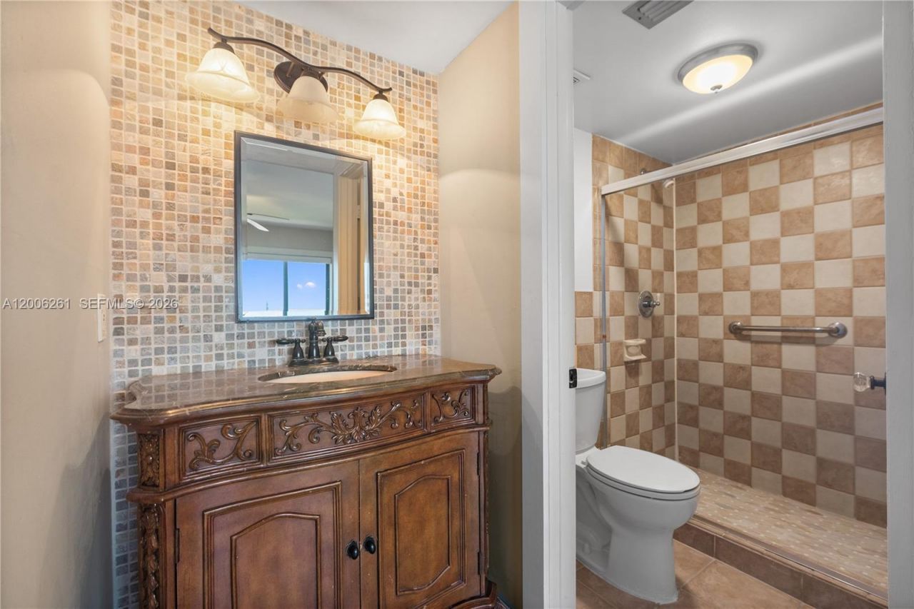 7801 Abbott Ave , Unit 508, Miami Beach, FL 33141 Photo