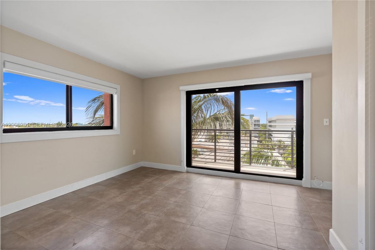 7801 Abbott Ave , Unit 508, Miami Beach, FL 33141 Photo