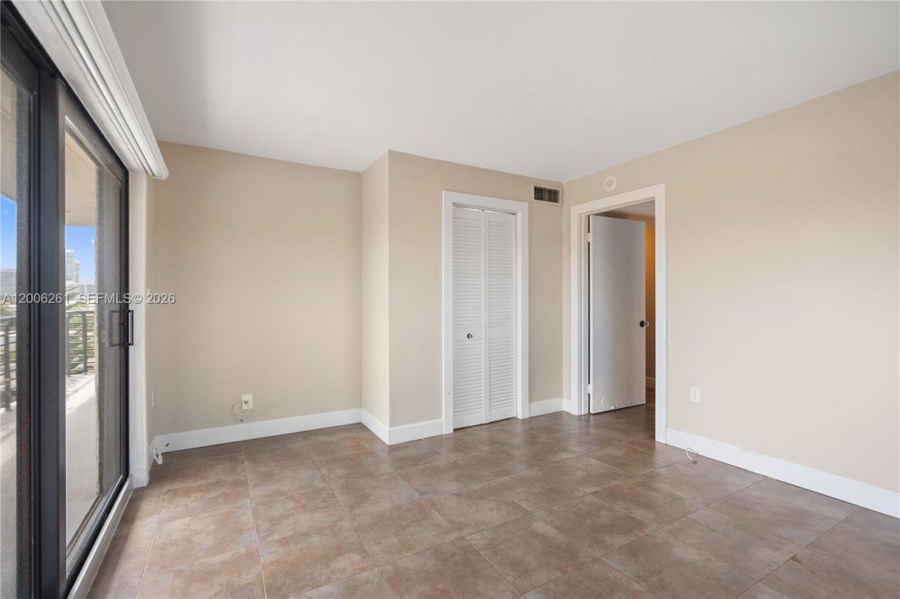 7801 Abbott Ave , Unit 508, Miami Beach, FL 33141 Photo