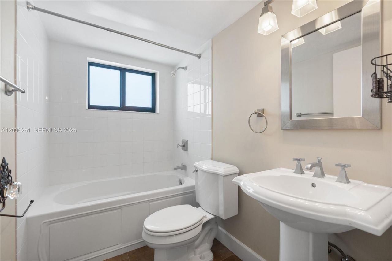 7801 Abbott Ave , Unit 508, Miami Beach, FL 33141 Photo