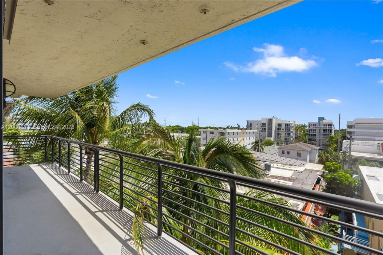 7801 Abbott Ave , Unit 508, Miami Beach, FL 33141 Photo
