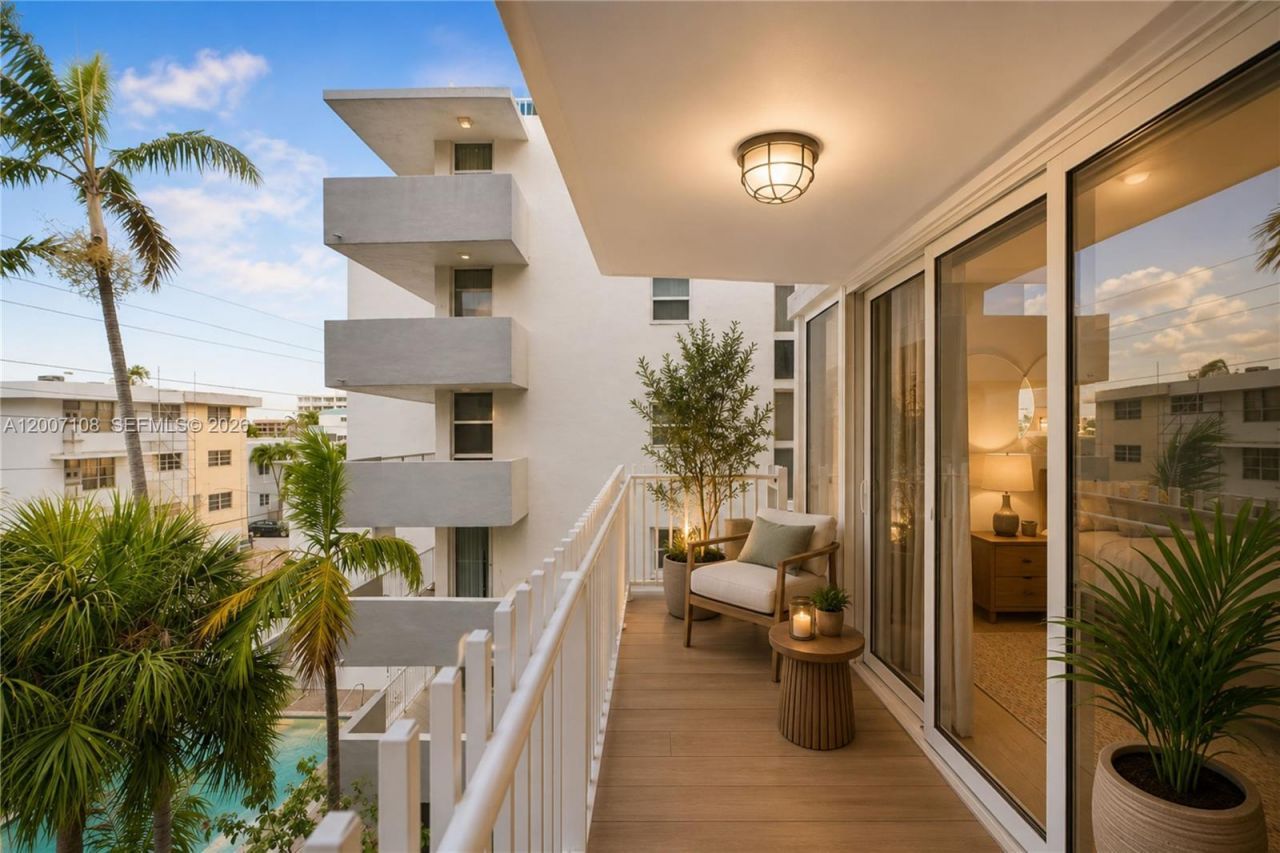 7824 Collins Ave, Unit 401, Miami Beach, FL 33141 Photo