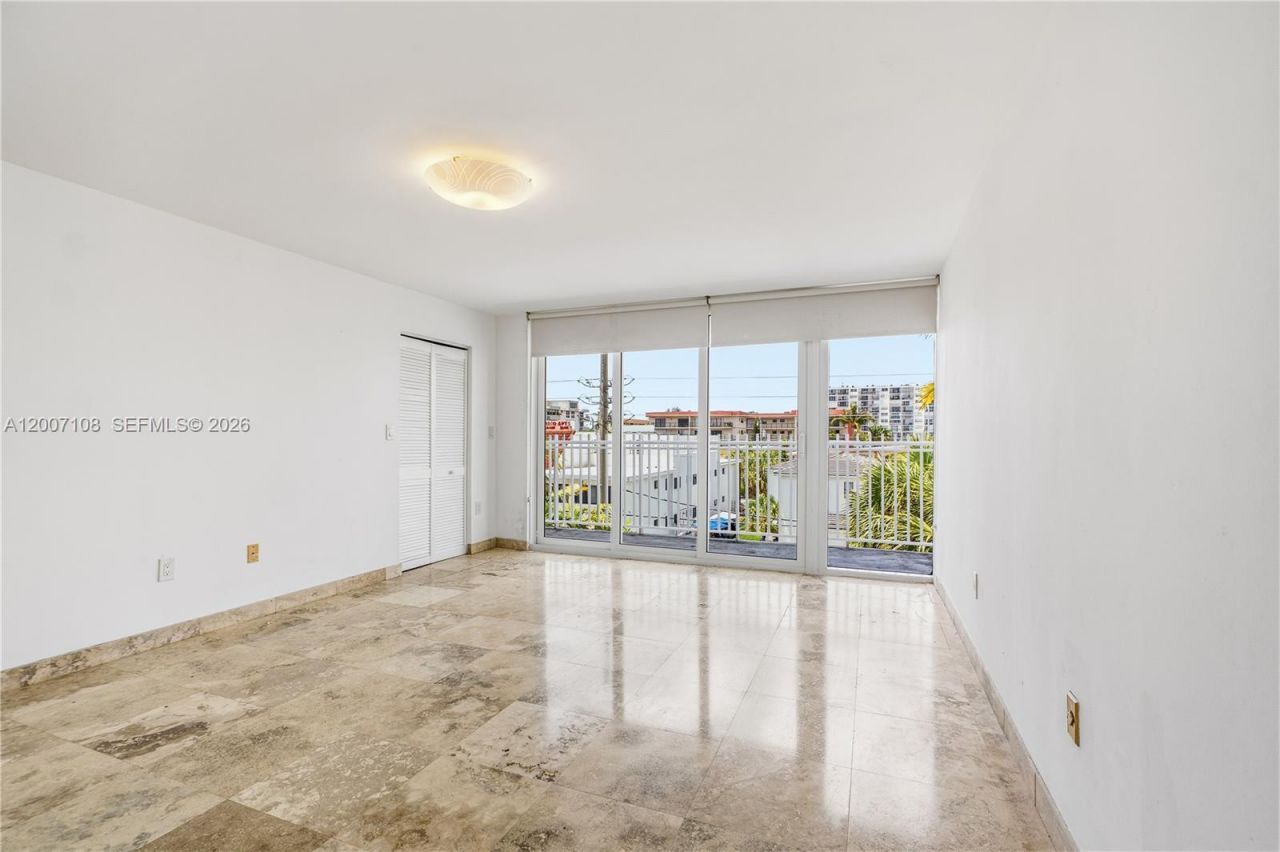 7824 Collins Ave, Unit 401, Miami Beach, FL 33141 Photo