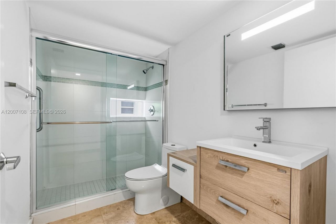 7824 Collins Ave, Unit 401, Miami Beach, FL 33141 Photo