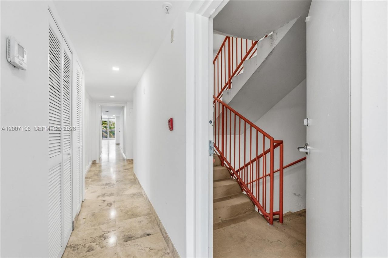 7824 Collins Ave, Unit 401, Miami Beach, FL 33141 Photo