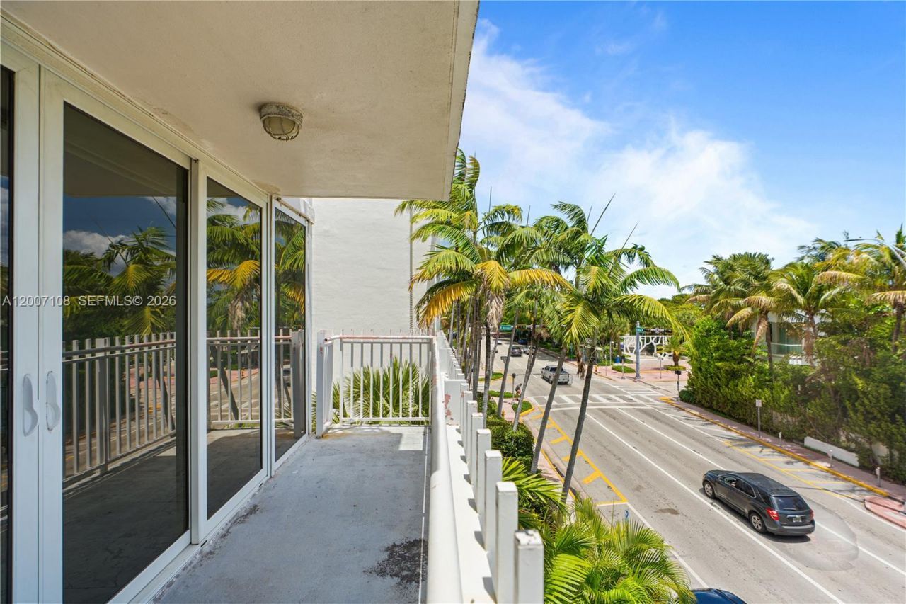 7824 Collins Ave, Unit 401, Miami Beach, FL 33141 Photo
