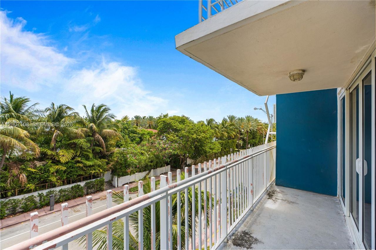 7824 Collins Ave, Unit 401, Miami Beach, FL 33141 Photo