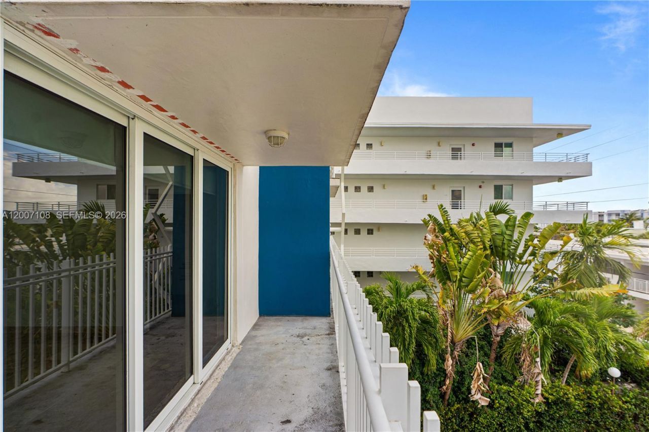7824 Collins Ave, Unit 401, Miami Beach, FL 33141 Photo