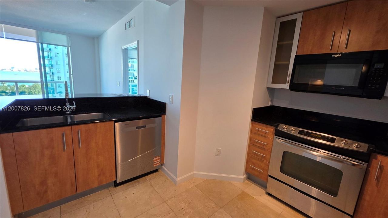 7900 Harbor Island Dr, Unit 703, North Bay Village, FL 33141 Photo