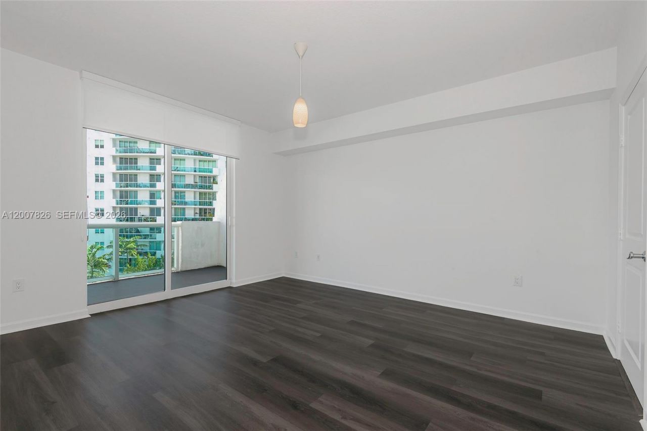 7900 Harbor Island Dr, Unit 703, North Bay Village, FL 33141 Photo