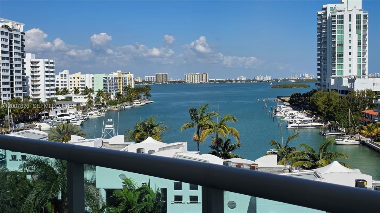 7900 Harbor Island Dr, Unit 703, North Bay Village, FL 33141 Photo
