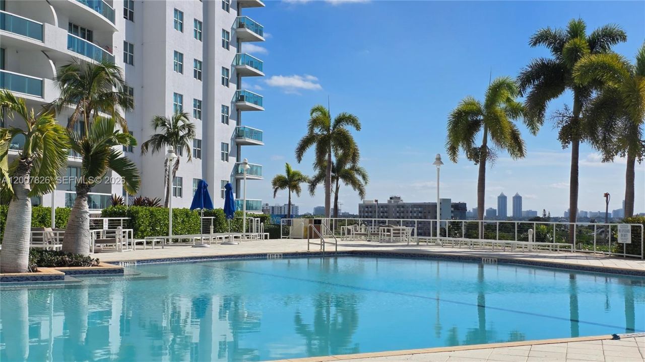 7900 Harbor Island Dr, Unit 703, North Bay Village, FL 33141 Photo
