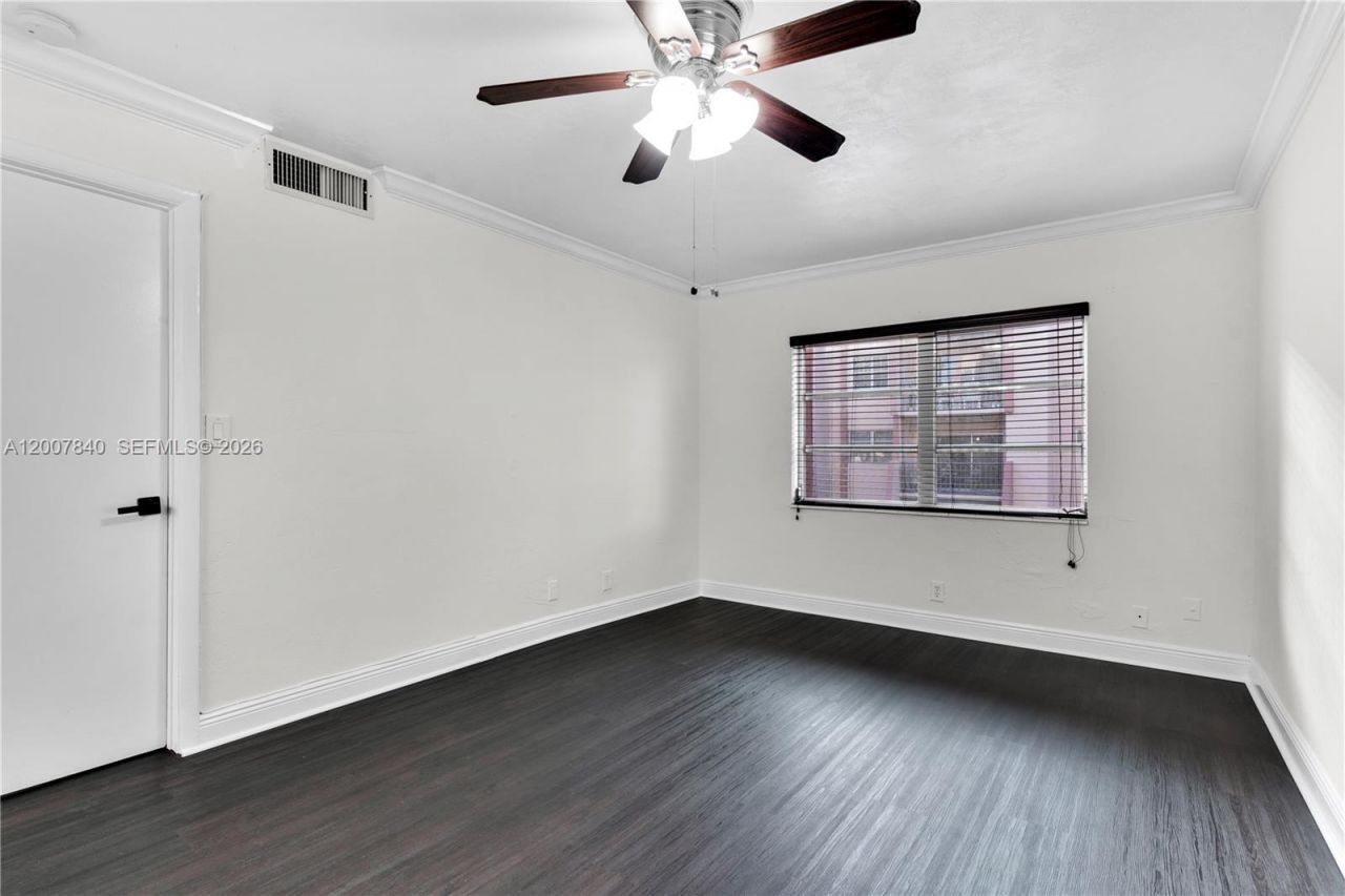 13715 Kendale Lakes Cir, Unit A-211, Miami, FL 33183 Photo