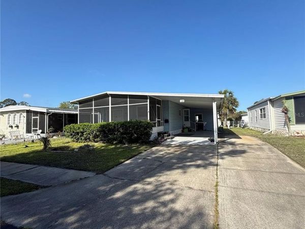 138 MOSS DRIVE , DEBARY, FL 32713