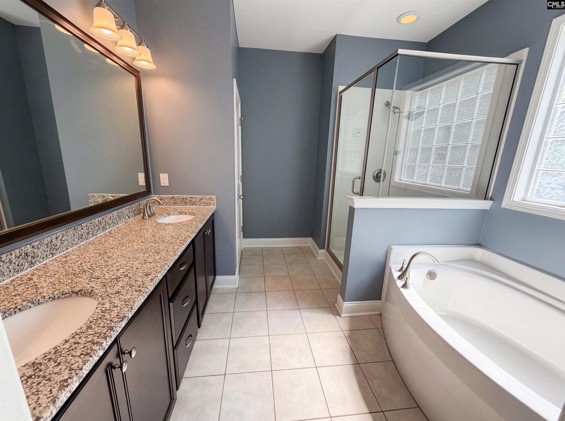 403 Eagle Claw Court  Photo 5