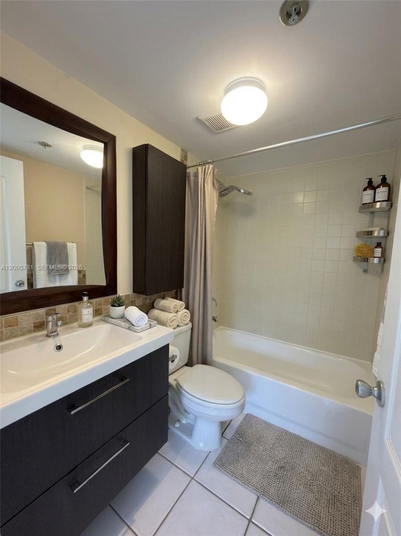 3052 SW 27th Ave , Unit 204, Miami, FL 33133 Photo