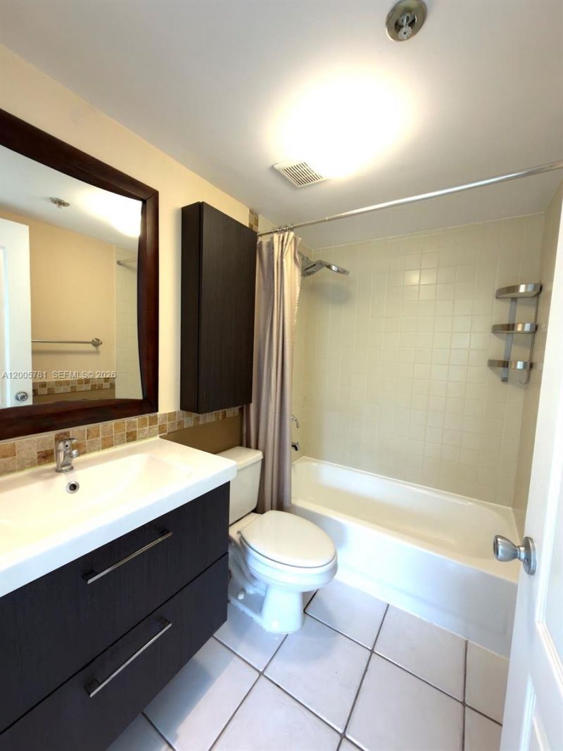 3052 SW 27th Ave , Unit 204, Miami, FL 33133 Photo