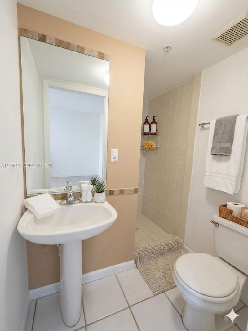 3052 SW 27th Ave , Unit 204, Miami, FL 33133 Photo