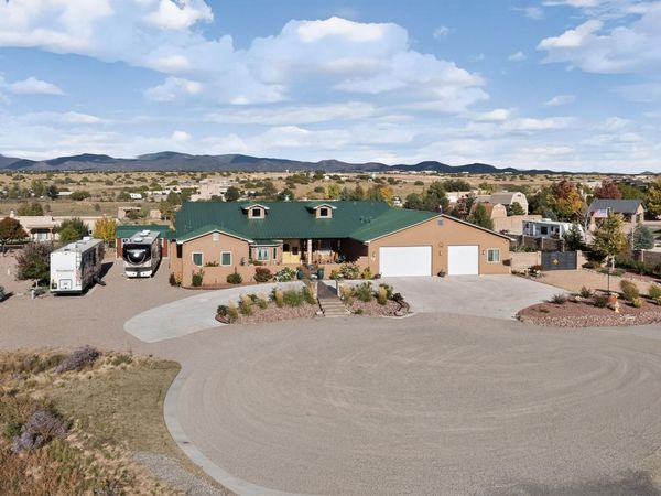 15 W Serena Lane, Santa Fe, NM 87508