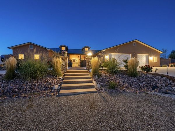 15 W Serena Lane, Santa Fe, NM 87508