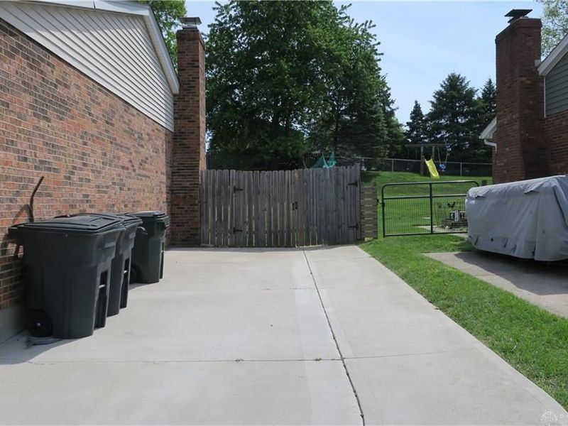 3288 Milverton Court, Cincinnati, OH 45248 Photo 5