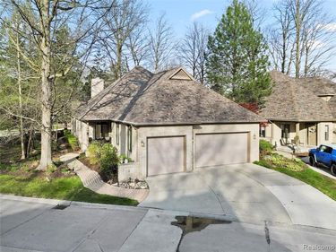 1 Cumberlane Court, Dearborn, MI 48126