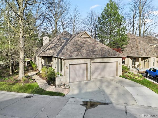 1 Cumberlane Court , Dearborn, MI 48126