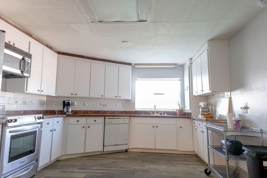 4734 Ridge Point Drive, Tampa, FL 33624 Photo