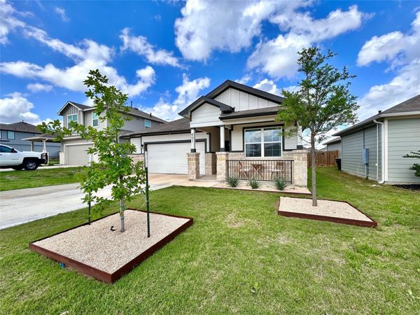 401 Town Lake BND, Kyle, TX 78640