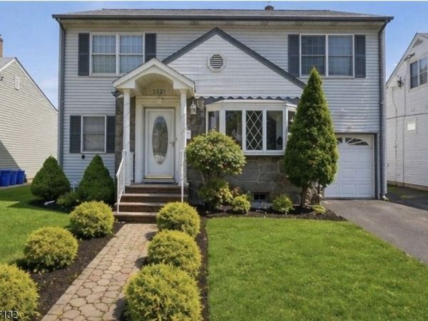 1221 Oak Pl, Union, NJ 07083