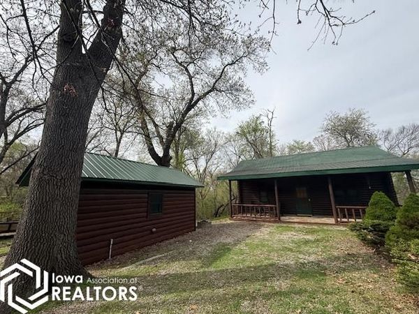 4320 Shady Lane Drive, Brooklyn, IA 52211