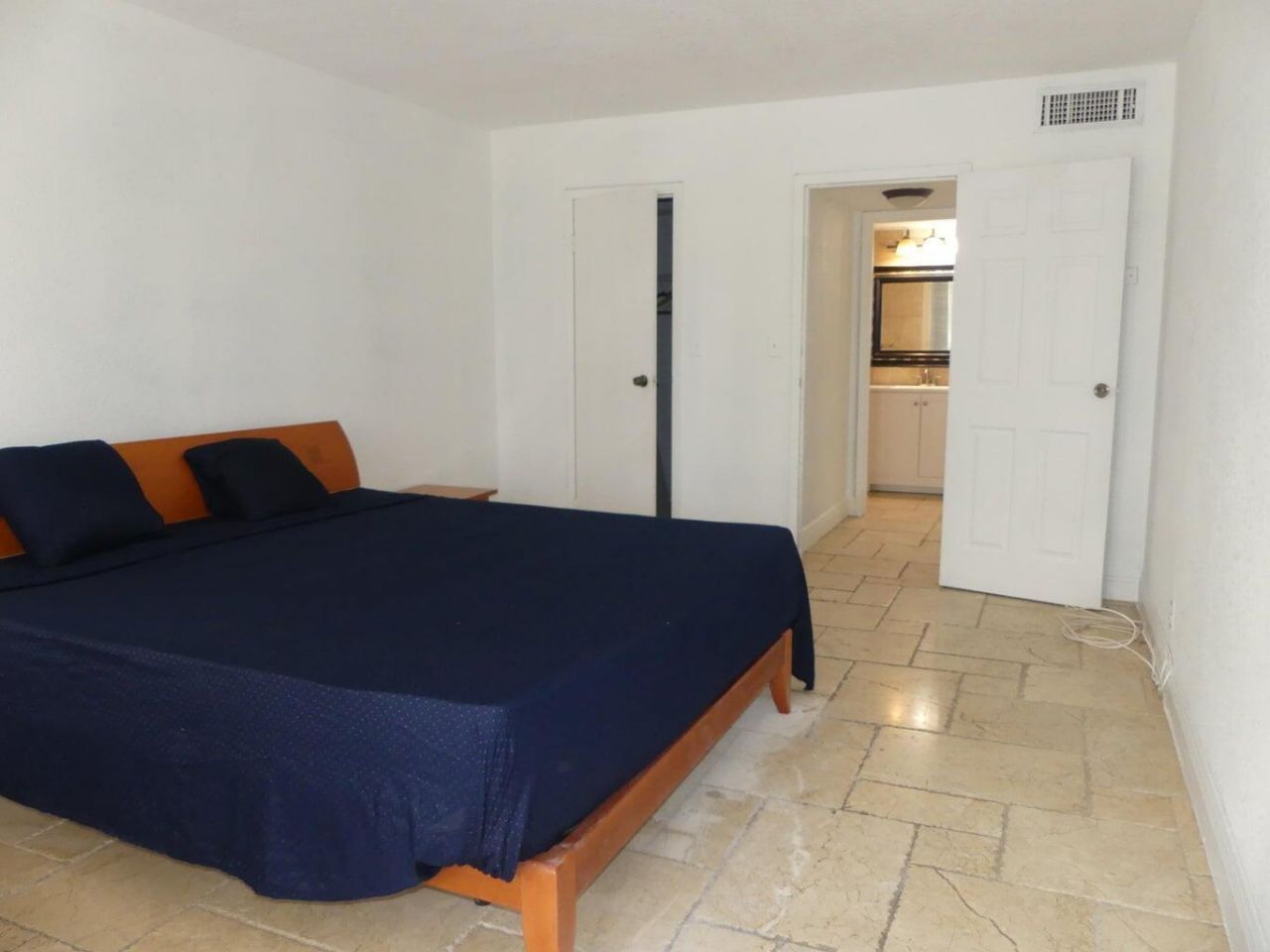 701 Three Islands Boulevard, Unit 206, Hallandale Beach, FL 33009 Photo