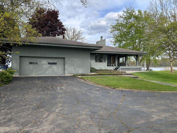 11975 E Lee Mar Drive, Vicksburg, MI 49097