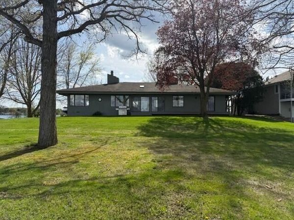 11975 E Lee Mar Drive, Vicksburg, MI 49097