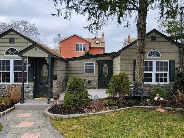 8 Roswell Ave , Oceanside, NY 11572
