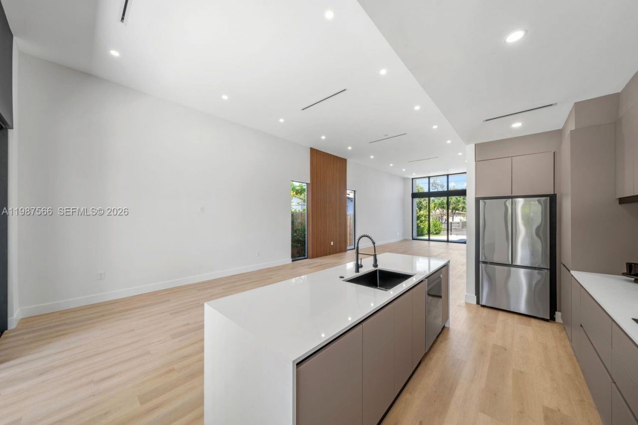 412 NW 47th St , Miami, FL 33127 Photo
