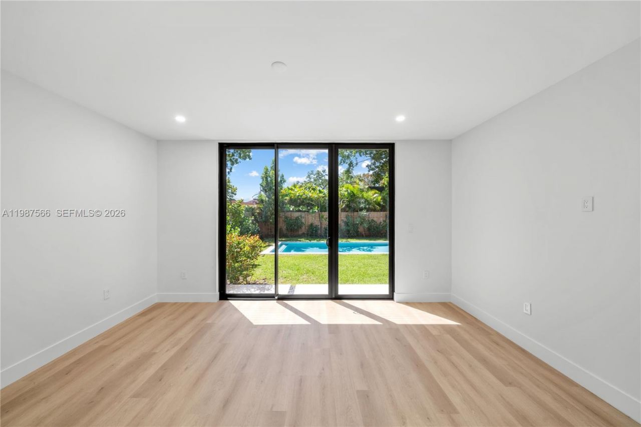 412 NW 47th St , Miami, FL 33127 Photo