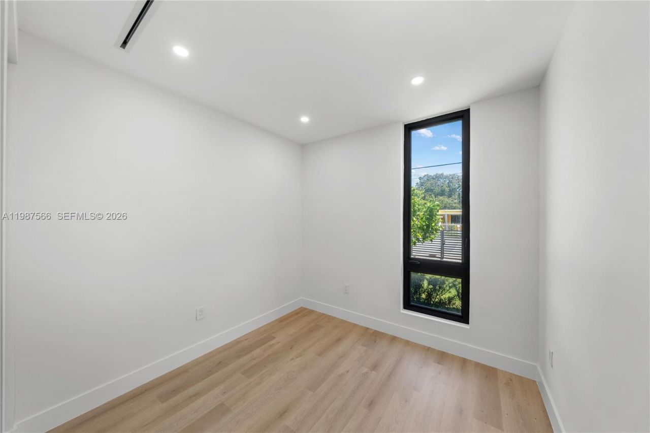 412 NW 47th St , Miami, FL 33127 Photo