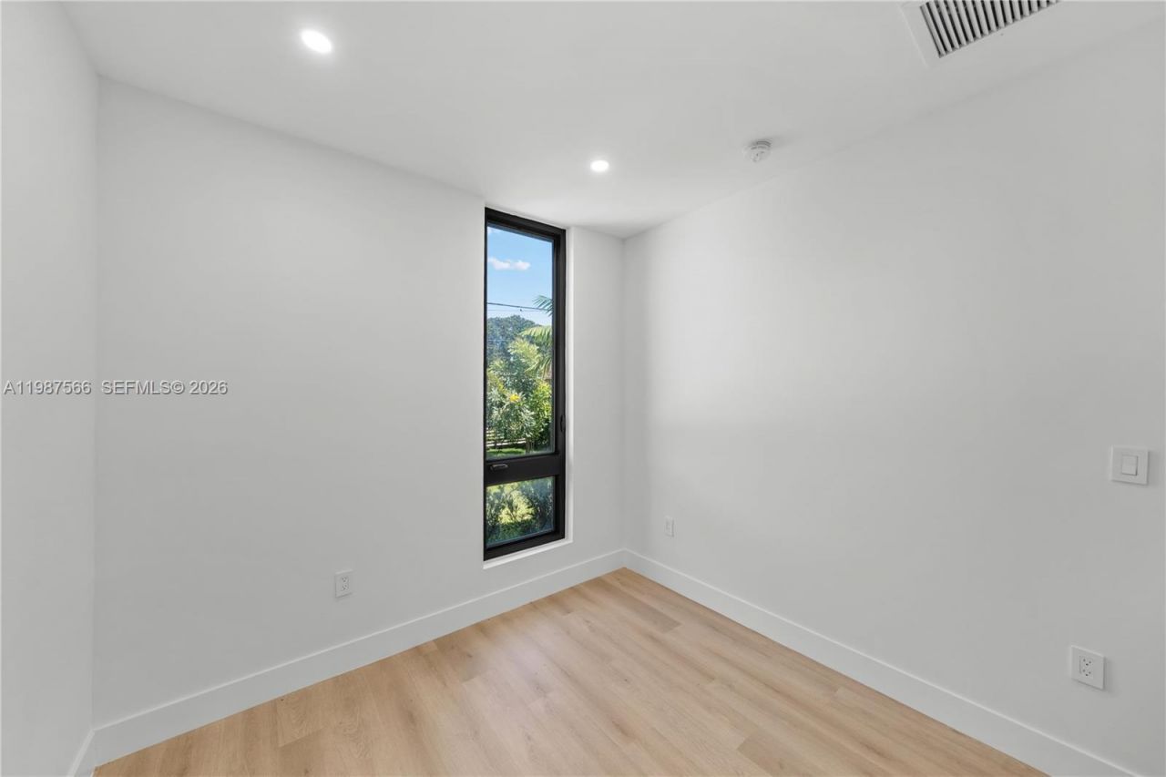 412 NW 47th St , Miami, FL 33127 Photo
