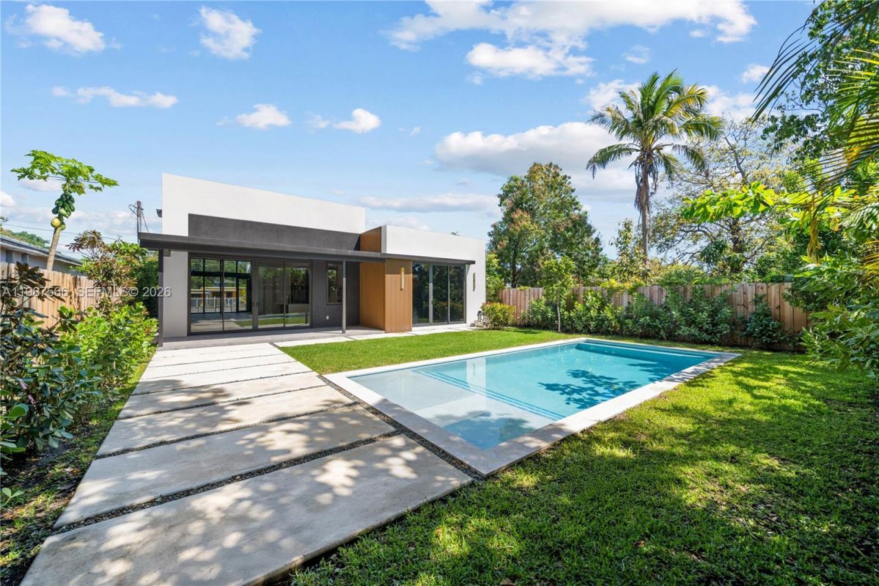 412 NW 47th St , Miami, FL 33127 Photo